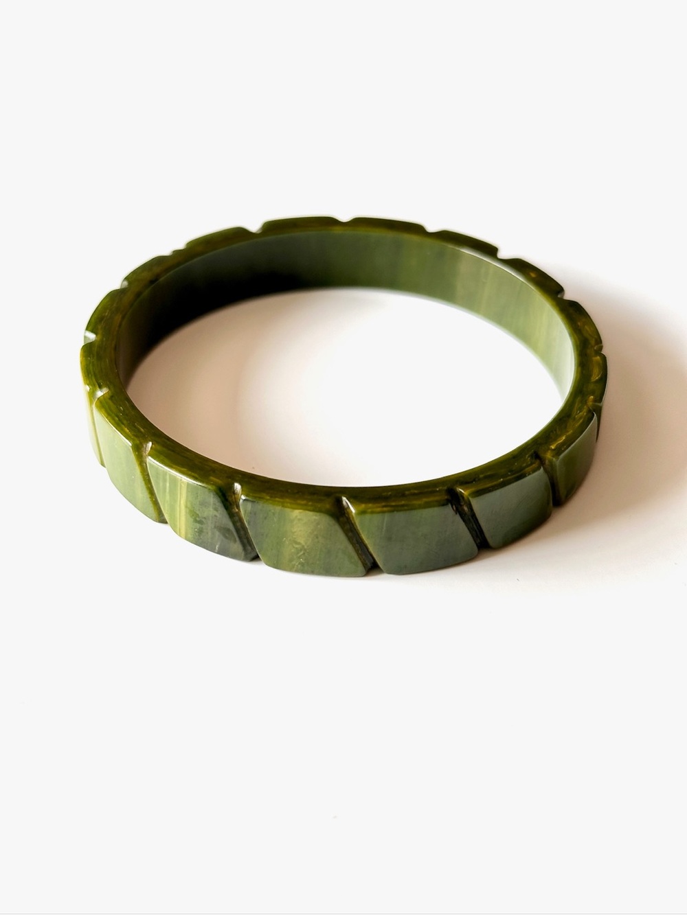 Vintage Dark Green Variable Tone Hand Carved Bakelite Bangle